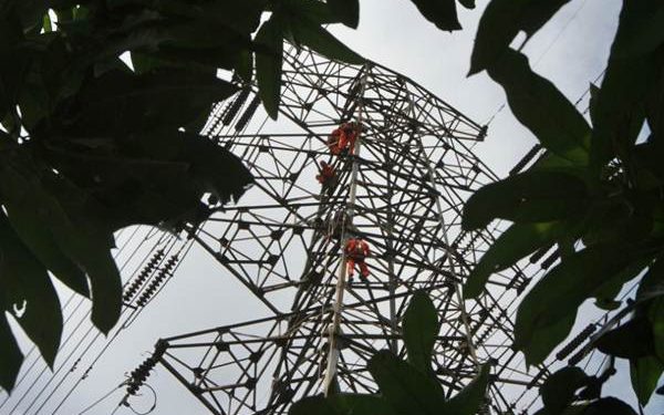 Besi Penyangga Tower PLN Dimaling OTK, Listrik Di Pekanbaru Padam