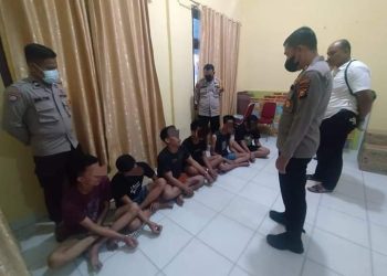 Pepet Korban saat Mengendarai Motor, Enam Pelaku Jambret Emas Digulung Polsek Tambang