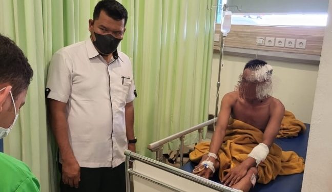 Adu Mulut, Pemotor di Pekanbaru Dibacok Pakai Parang