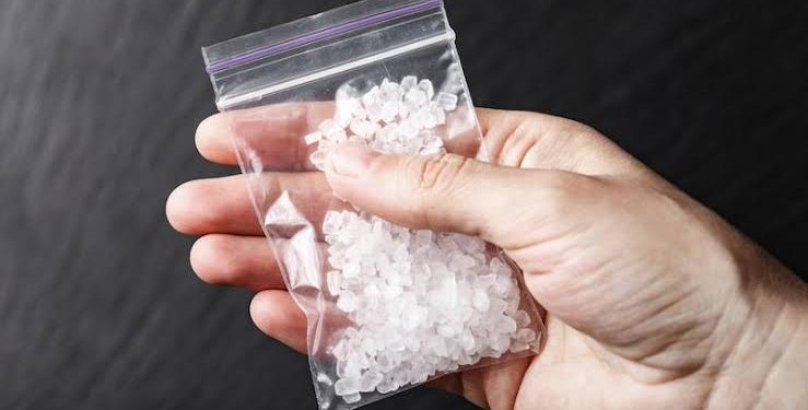 Petugas Bandara SSK II Gagalkan  Upaya Penyelundupan Sabu Dalam Sepatu