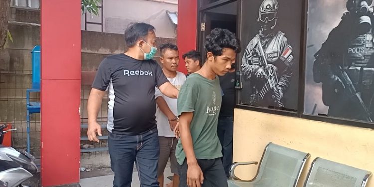 Rampas Ponsel Penumpang Bajaj, Dua Begal di Penjaringan Babak Belur Dipukuli Warga