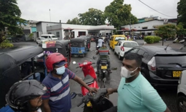 Sri Lanka Bangkrut: Cadangan BBM Nyaris Kosong Melompong di Ibu Kota Colombo