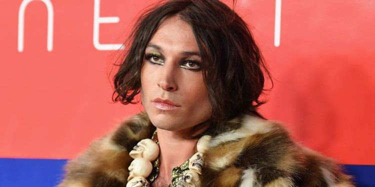 Ezra Miller didakwa dengan kejahatan perampokan di Vermont