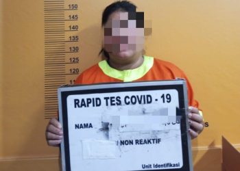 Manfaatkan Kelengahan Penjaga Konter, IRT di Pekanbaru Nekat Curi 3 Unit Hanphone