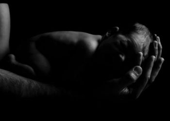 Diduga Dibuang, Jasad Bayi Ditemukan Meninggal Dalam Kardus Mie Instan Di Tomang