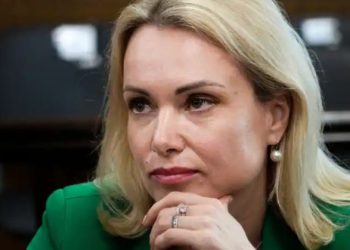 artawan Rusia yang menyalahkan Vladimir Putin atas invasi Ukraina, menghadapi hukuman 10 tahun penjara