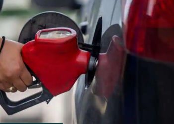 Untuk pertama kalinya sejak Maret, harga bensin AS turun di bawah USD 4