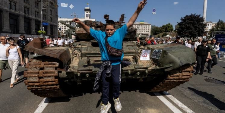 Perang Rusia-Ukraina: Kyiv melarang perayaan Hari Kemerdekaan