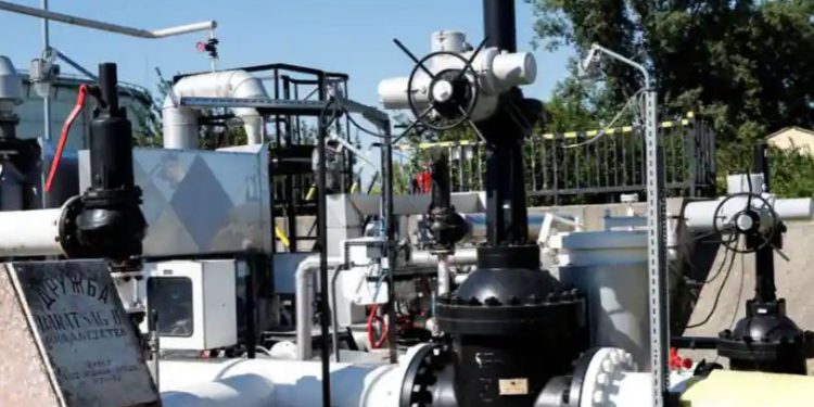 Perusahaan minyak Rusia Transneft sebut Ukraina menangguhkan pasokan minyak ke negara-negara Eropa, kata