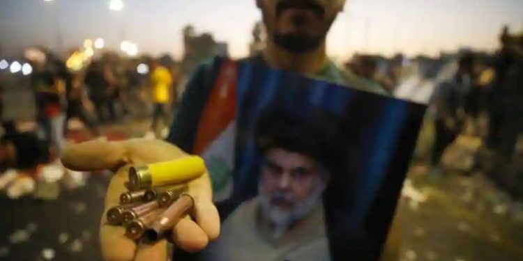 Bagaimana krisis politik dan pengunduran diri Al-Sadr menyebabkan bentrokan di Irak