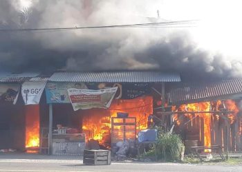 Dua Unit Toko Harian di Kampar Hangus di Lalap si Jago Merah