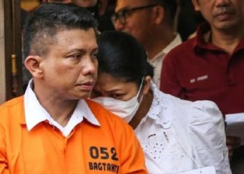 Ferdy Sambo Kecup Putri Candrawathi Jadi Sorotan Netizen: Drama!