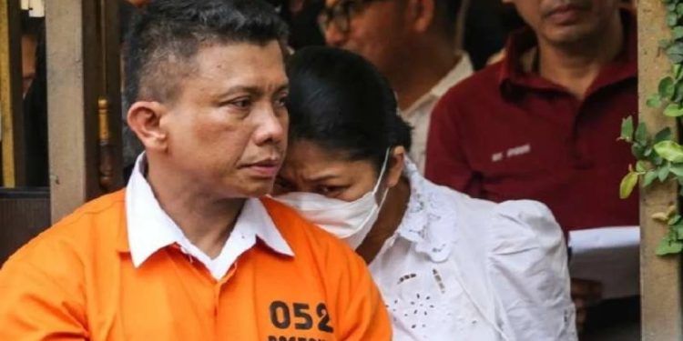 Ferdy Sambo Kecup Putri Candrawathi Jadi Sorotan Netizen: Drama!