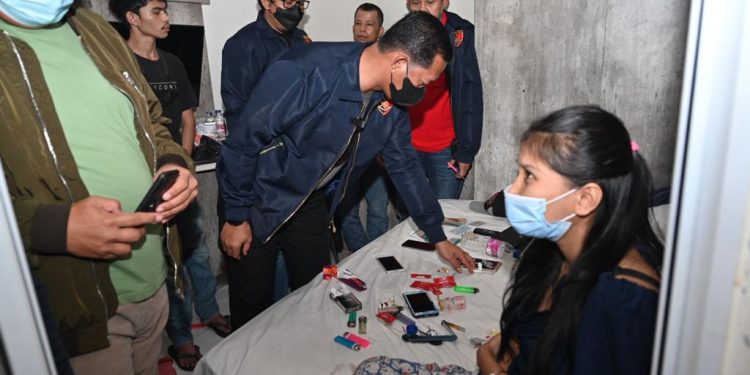 Tim Gabungan Ditreskrimum Polda Riau Tangkap Pelaku Perdagangan Orang dan Pengedar Narkoba di Hotel