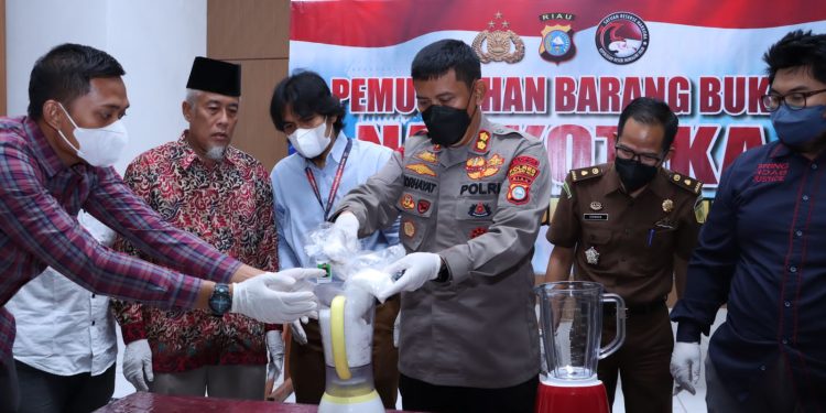 Polres Inhil Musnahkan 870 Gram Sabu dan Pil Ektasi