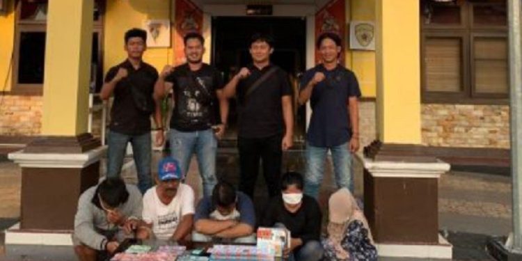 Asyik Main Judi, Emak-emak di Bangka Tengah Diangkut Polisi