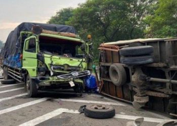 Truk Tronton Diseruduk di Tol Permai, Supir Tewas Saat Buang Air Kecil