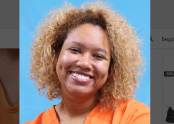 Wanita Missouri Bunuh Pacar dengan Pedang, Difoto Malah Senyum