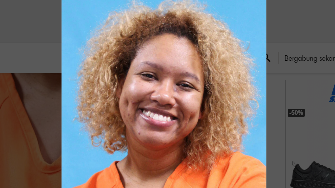 Wanita Missouri Bunuh Pacar dengan Pedang, Difoto Malah Senyum