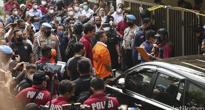 78 Adegan Rekonstruksi Pembunuhan Brigadir J Dilaksanakan 7,5 Jam. Ini 16 Adegan Penting