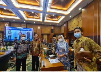 Komisi V DPRD Riau Hadiri Rapat Pleno KNEKS di Kementrian Keuangan RI