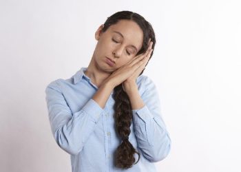 Tips Mengatasi Ngantuk Saat Berangkat Kerja di Pagi Hari