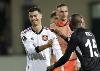 MU Menang, Ronaldo Tersenyum Lagi di Samping Antony