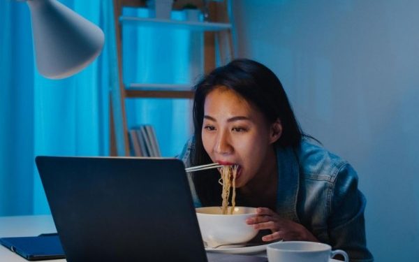 12 Makanan yang Cocok Dimakan Sambil Nonton, Pilih Jagoanmu!