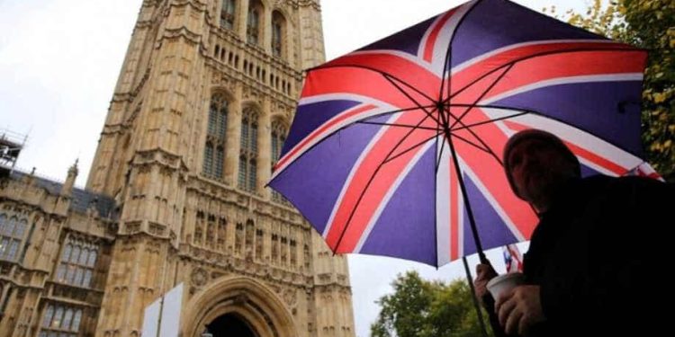 Inggris menjatuhkan sanksi kepada pejabat tinggi Rusia di tengah referendum Ukraina