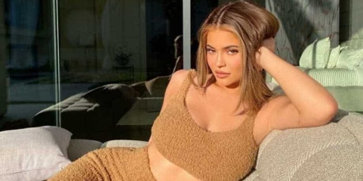 Tren kecantikan yang membuat Kylie Jenner terobsesi