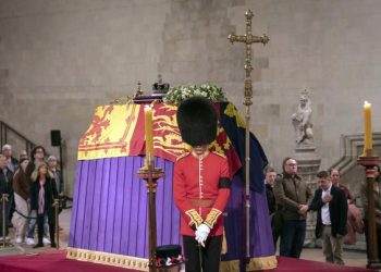 Maaf, Negara Ini Dilarang Kunjungi Peti Mati Ratu Elizabeth