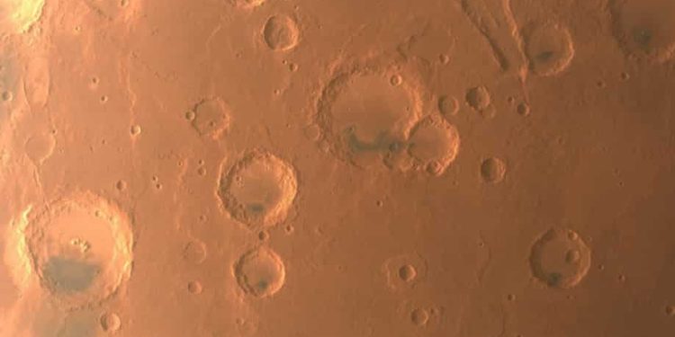 Para ilmuwan menggunakan gelombang kejut tumbukan untuk memahami kawah baru di permukaan Mars