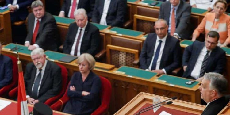 Di Hungaria, wanita harus mendengarkan ‘detak jantung janin’ sebelum melakukan aborsi