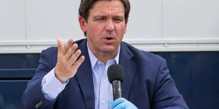 Gubernur Florida memulai pertikaian baru di tengah pergumulan imigrasi antara Partai Republik dan Demokrat