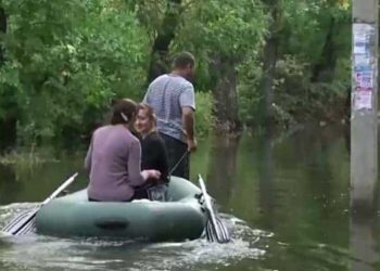 Rusia Membanjiri Kampung Halaman Zelensky Dengan Serangan Rudal di Bendungan