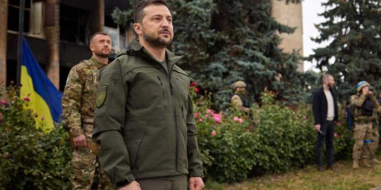 Kuburan Massal Dengan Lebih Dari 400 Mayat Ditemukan di Izium di Wilayah Kharkiv Direbut Kembali