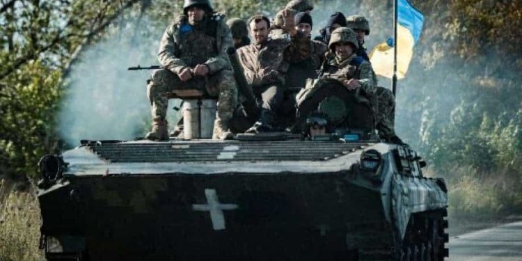 Pasukan Ukraina merebut kembali desa di wilayah Luhansk saat Rusia kehilangan kendali