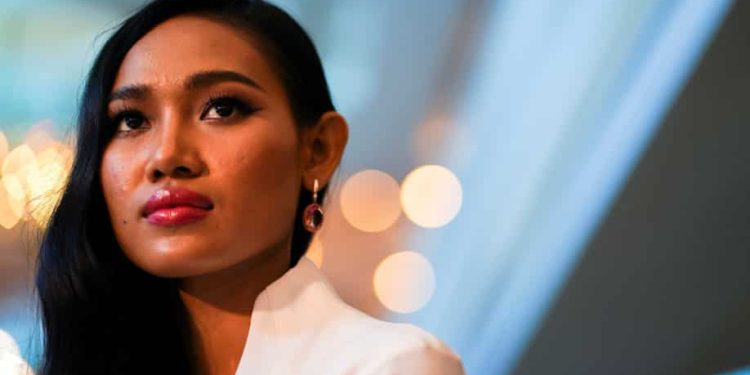 Pidato anti-junta: Ratu kecantikan Myanmar yang terdampar di bandara Bangkok mendarat di Kanada