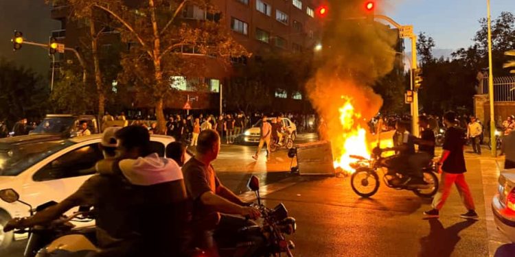 Kematian Mahsa Amini: 450 pengunjuk rasa anti-hijab ditangkap di provinsi utara Iran