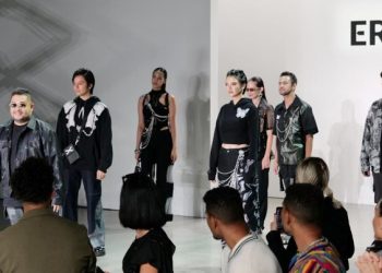 Artis & Selebgram RI Melenggang di New York Fashion Week