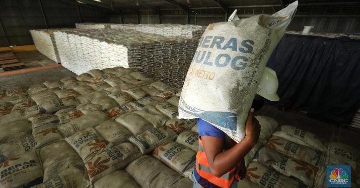 Demi Stok Bulog, Anak Buah Jokowi Naikkan Harga Beras
