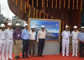 Konstruksi kapal perang anti-kapal selam pertama dimulai di galangan kapal Cochin India