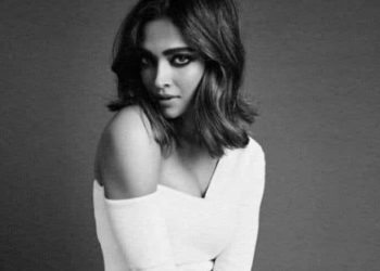 Artis cantik Deepika Padukone dilarikan ke rumah sakit Mumbai, ini penyebabnya …