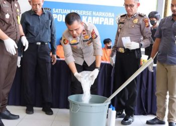 Polres Kampar Musnahkan Sabu Seberat 1.245,27 Gram