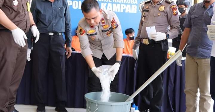 Polres Kampar Musnahkan Sabu Seberat 1.245,27 Gram