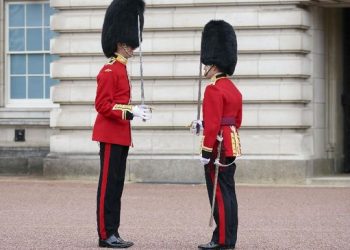 Fakta Pasukan Istana Inggris: Tak Pernah Senyum dan Dilarang ke Toilet