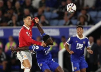 Untung-Rugi Ronaldo Bertahan di MU