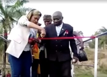 Duh! Jembatan Kongo Ambruk saat Diresmikan, Baru Potong Pita