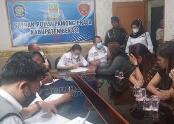 Sedang Bersetubuh dengan Pelangan, PSK Bekasi Lari Kocar Kacir Dirazia Satpol PP