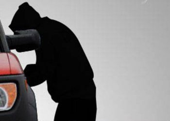 Otak-atik Mobil Warga, Pria ODGJ di Pariaman Diamankan Warga